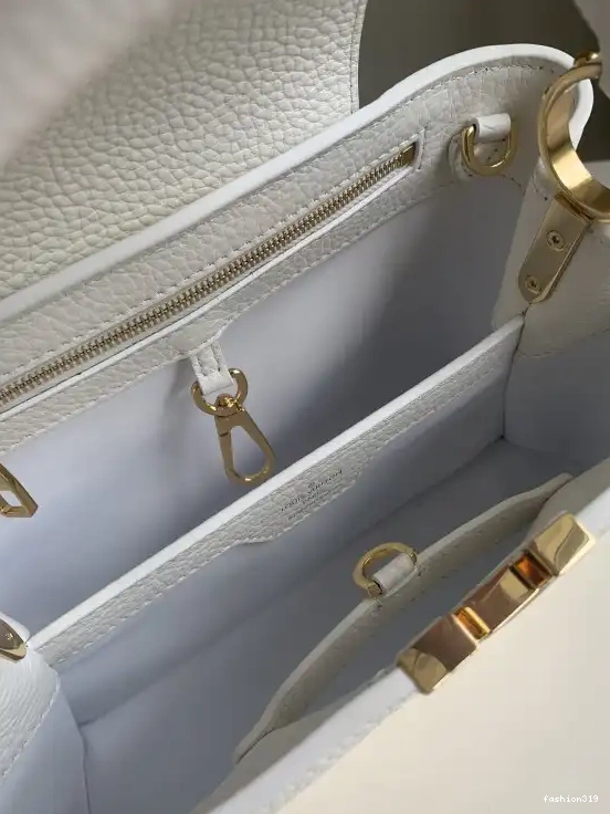 CAPUCINES BB VUITTON LOUIS 0406